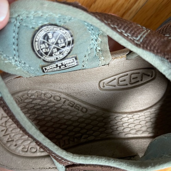 Keen Size 9 - Picture 3 of 3